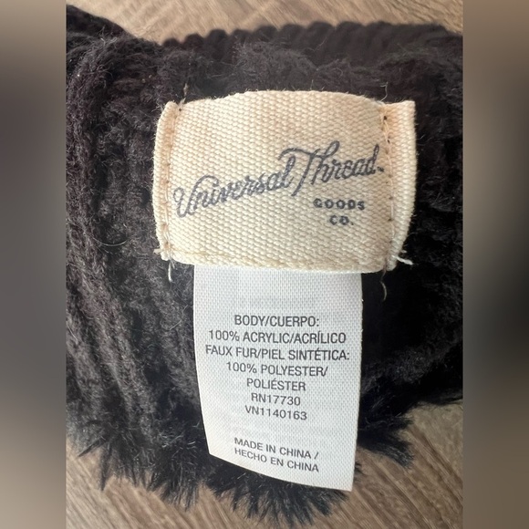 Luxurious Black Faux Fur Hair Wrap - Picture 3 of 3